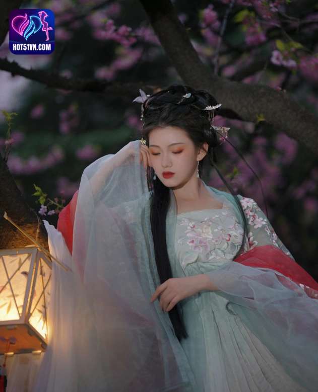 Khám Phá Hiện Tượng Livestream Trung Quốc: Yue Li Star và Hot51 - Xu Hướng Mới Của Thế Giới Ứng Dụng Trực Tuyến beautiful girl live show. 8 - Hot51 Yue Li-hot51