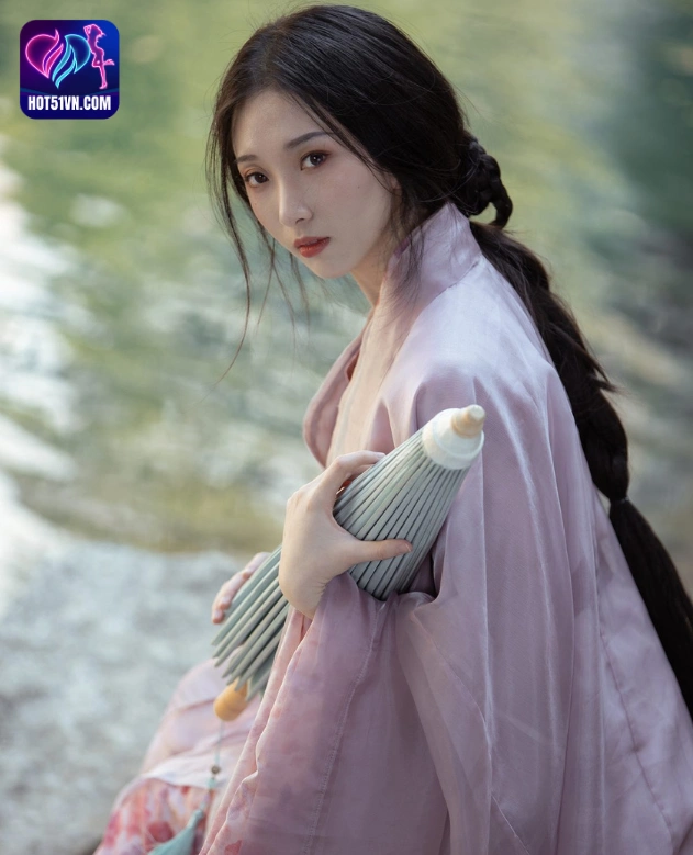 Cuộc Sống Của Người Phát Trực Tiếp "A Moon Star" Trung Quốc Trên Hot51: Tất Cả Những Gì Bạn Cần Biết Beautiful and charming girl. 8 - Hot51 A Moon-hotlive51