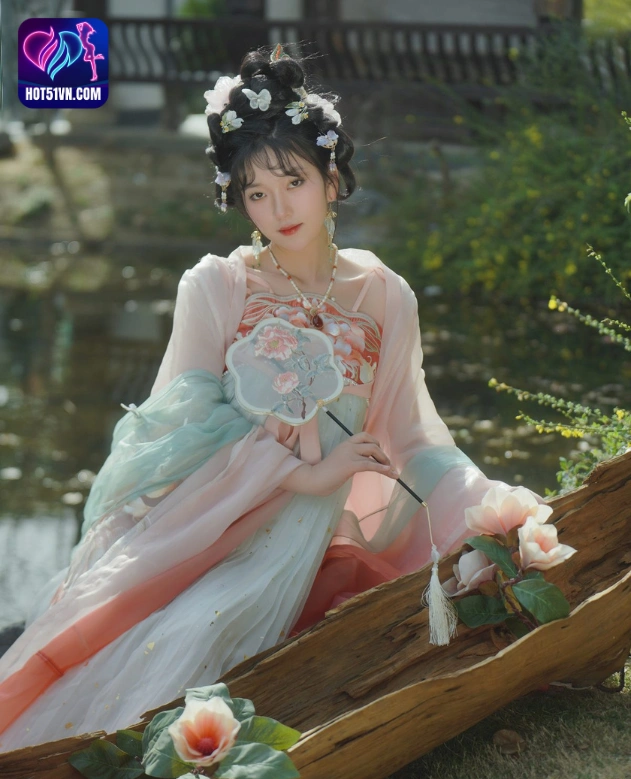 Bí Mật Về Jing Jing Star Chinese Livestream Hot51: Hack IOS, Mod Hotlive và Ứng Dụng QQ8888 Live Beautiful and charming girl. 8 - Hot51 Jing Jing-hot51