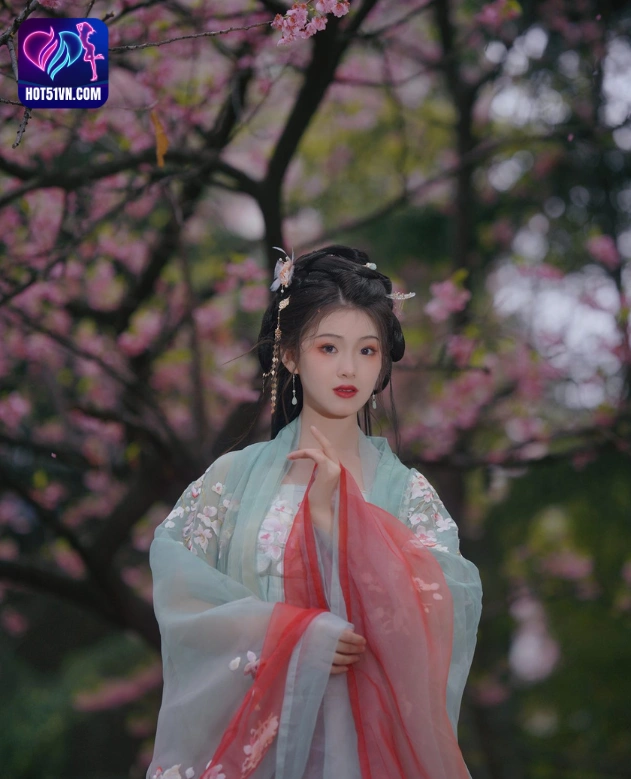 Khám Phá Hiện Tượng Livestream Trung Quốc: Yue Li Star và Hot51 - Xu Hướng Mới Của Thế Giới Ứng Dụng Trực Tuyến beautiful girl live show. 7 - Hot51 Yue Li-hot51