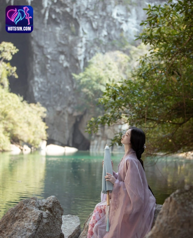 Cuộc Sống Của Người Phát Trực Tiếp "A Moon Star" Trung Quốc Trên Hot51: Tất Cả Những Gì Bạn Cần Biết Beautiful and charming girl. 7 - Hot51 A Moon-hotlive51