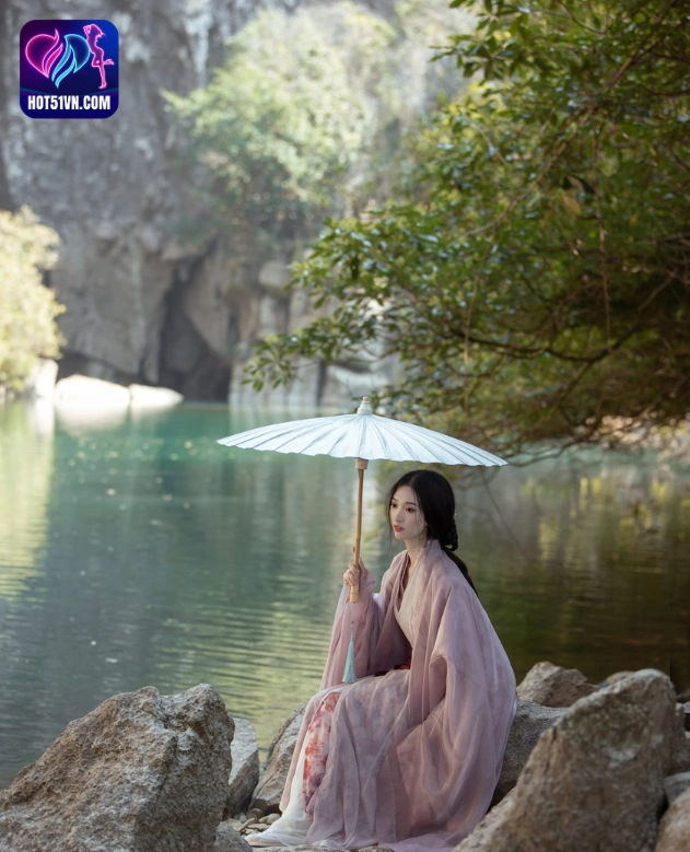 Cuộc Sống Của Người Phát Trực Tiếp "A Moon Star" Trung Quốc Trên Hot51: Tất Cả Những Gì Bạn Cần Biết Beautiful and charming girl. 6 - Hot51 A Moon-hotlive51