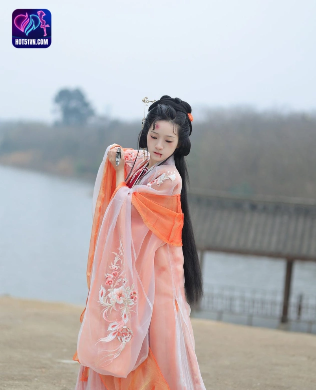 Đánh giá chi tiết Jun Yin Lan Star Chinese Livestream Hot51: Tải QQ Live, Mod QQLive và MMLive Mod beautiful girl. 5 - Hot51 Jun Yin Lan-hot51