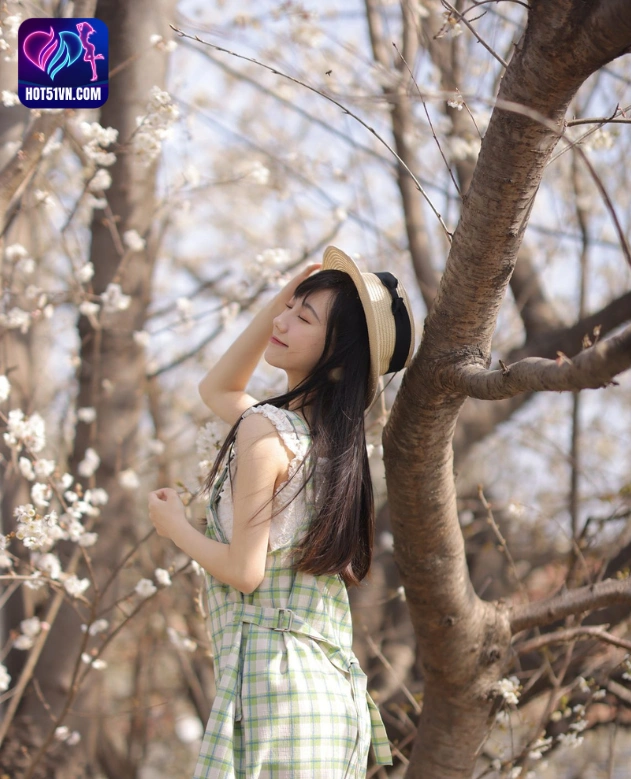 Yi Ke Hao Star Chinese Livestream Hot51: Sức Hút Đỉnh Cao Của Ứng Dụng Mmlive, QQ8888 Live Trên iOS beauiful girl and charming. 4 - Hot51 Yi Ke Hao-hot51