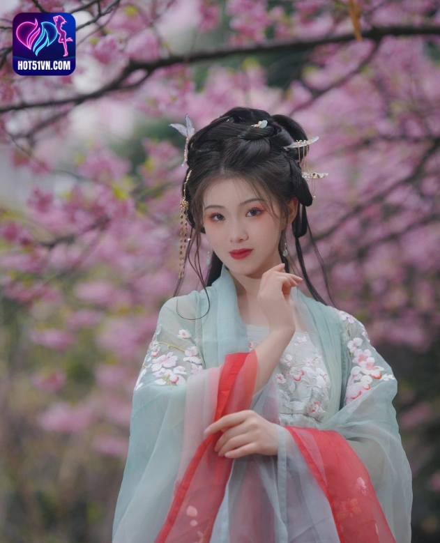 Khám Phá Hiện Tượng Livestream Trung Quốc: Yue Li Star và Hot51 - Xu Hướng Mới Của Thế Giới Ứng Dụng Trực Tuyến beautiful girl live show. 4 - Hot51 Yue Li-hot51