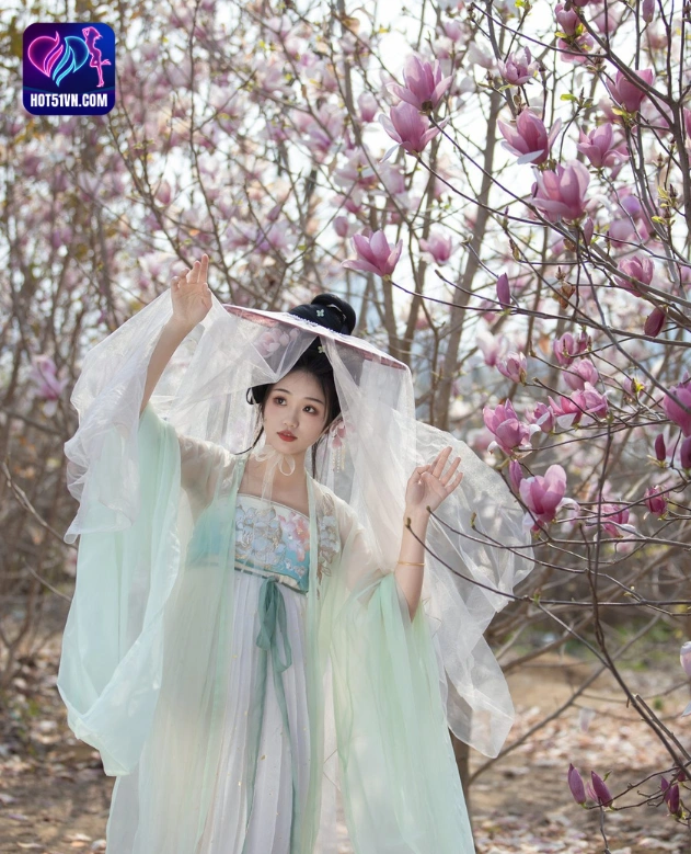 Trải Nghiệm Livestream Đỉnh Cao với Wang Jiang Ting và Hot51: Tải Ngay Mod APK Hotlive và Khám Phá Thế Giới Sôi Động beautiful and charming girl. 4 - Hot51 Wang Jiang Ting-hot51