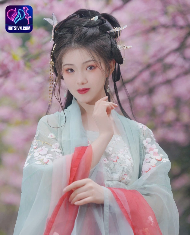 Khám Phá Hiện Tượng Livestream Trung Quốc: Yue Li Star và Hot51 - Xu Hướng Mới Của Thế Giới Ứng Dụng Trực Tuyến beautiful girl live show. 3 - Hot51 Yue Li-hot51